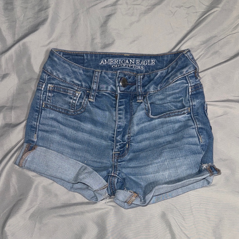 NWOT - American eagle women’s 00 Jean shorts!